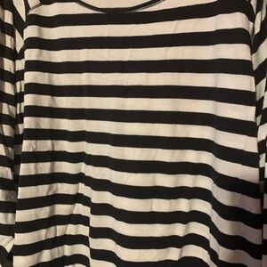 Black and White Striped Top - Long Sleeve